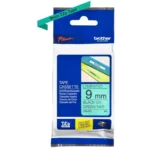 Brother Labeltape 9mm is een handige TZe-tape met zwart-op-groene opdruk, ideaal voor duidelijke en duurzame labels. Dankzij de breedte van