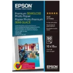 Epson Premium Semigloss Photo Paper levert scherpe, levendige afdrukken met een fraaie halfglanzende afwerking, ideaal voor professionele foto’s. Dit fotopapier